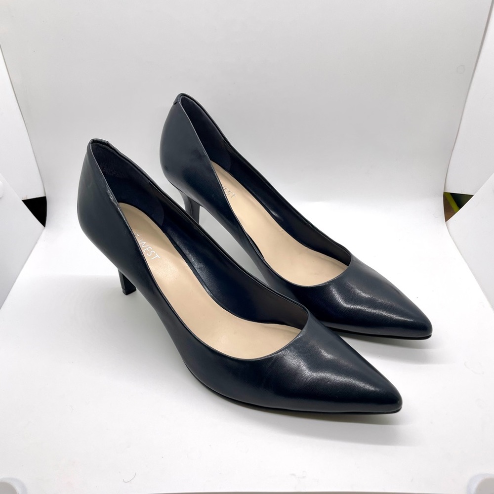 Nine West US 8.5 Navy Blue Evermoreo Pointy Toe Pumps
